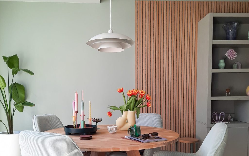 Featured image for the post: Verbeter je interieur: Wandpanelen en kleurkeuze voor jouw interieur