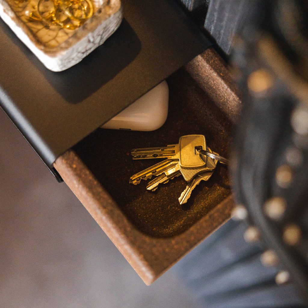 Afbeelding 4 van 10 in Key Tray galerij