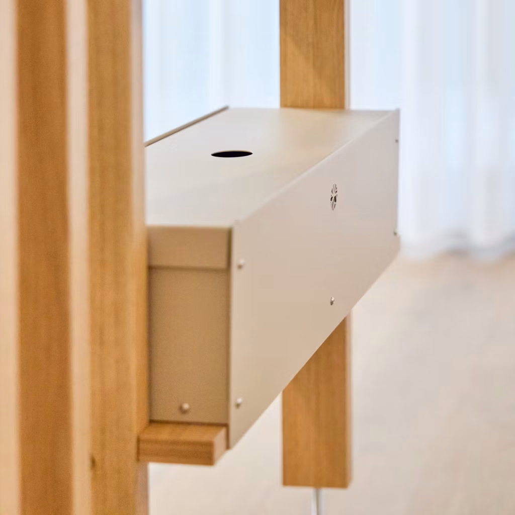 Afbeelding 4 van 9 in EMBRACE | Nell Metal Box galerij