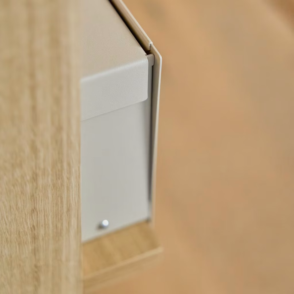 Afbeelding 6 van 9 in EMBRACE | Nell Metal Box galerij