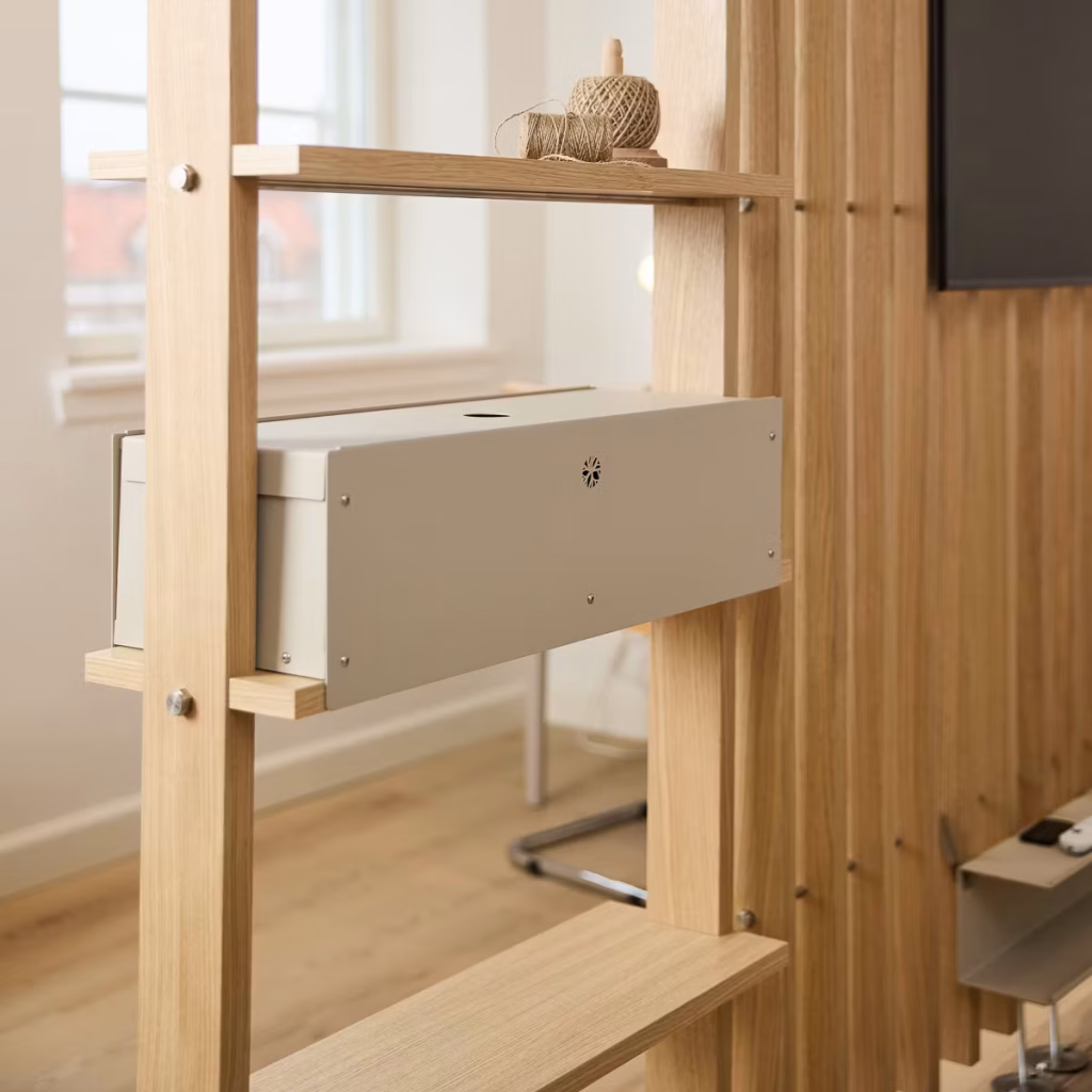 Afbeelding 7 van 9 in EMBRACE | Nell Metal Box galerij